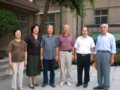老干部回学校参观校园新貌