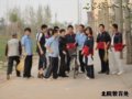 [图文]高一年级学生参加社区服务活动