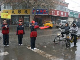 我校宏志班学生积极参与国际青年志愿者日活动